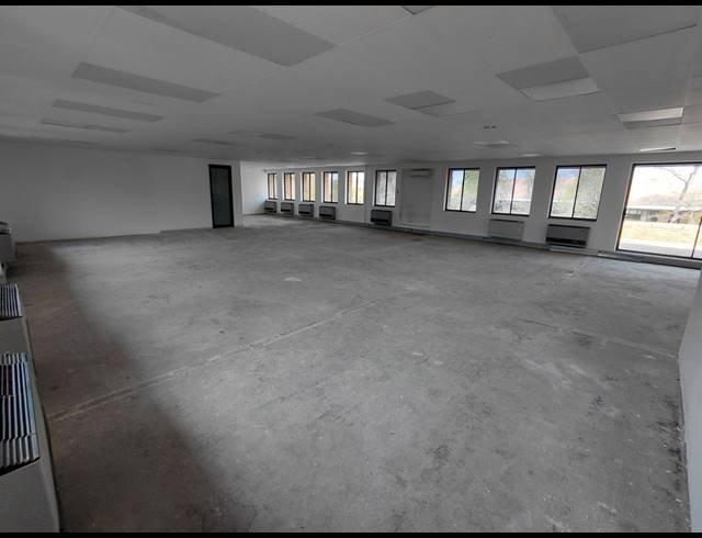 215M² OFFICE TO LET IN VORNA VALLEY